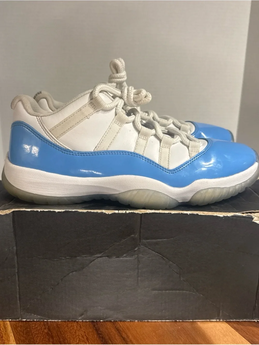 Jordan 11 Retro Low UNC 2017  (528895-106) Men’s Size 8